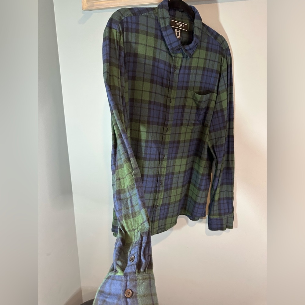 Forever 21 Men Blue/Black/Green Plaid Button Up Long Sleeve Flannel - Picture 4 of 6